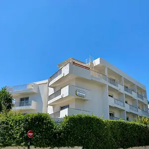 https://vacances-plus-residence-carlton.fr-provencehotel.com
